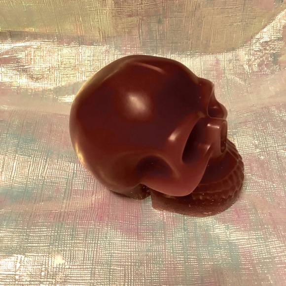 Hand poured 💀skull candle 🕯Black Cherry scent🍒 - Picture 2 of 6